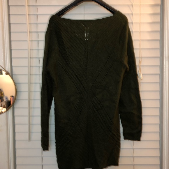 ‼️SOLD‼️Olive Green Long Sweater w/ Detailed Back - Picture 4 of 4